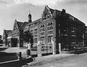 1905年完成の普通科（後中学部）校舎