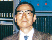 斎藤秀夫法学部長